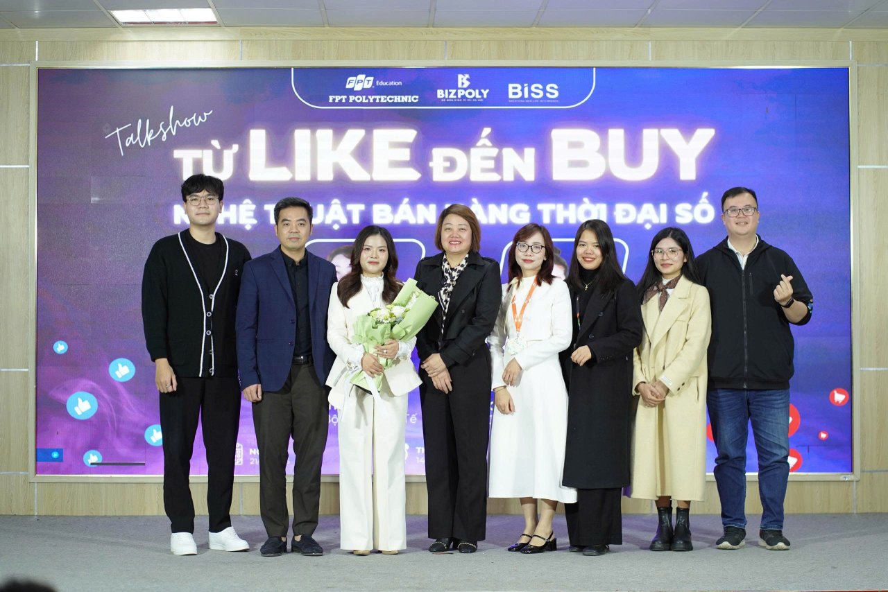 TALKSHOW “Từ LIKE đến BUY