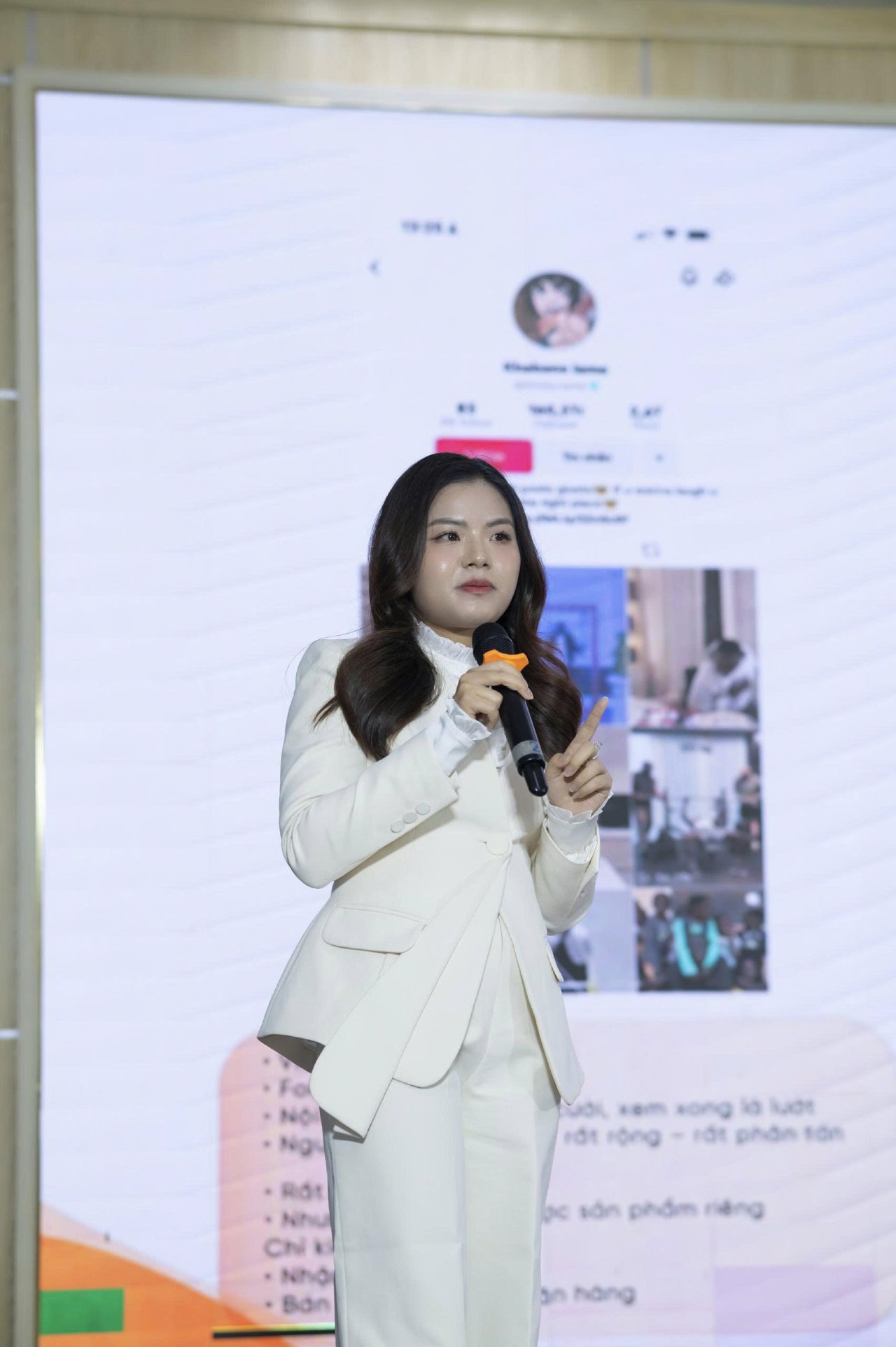 TALKSHOW “Từ LIKE đến BUY
